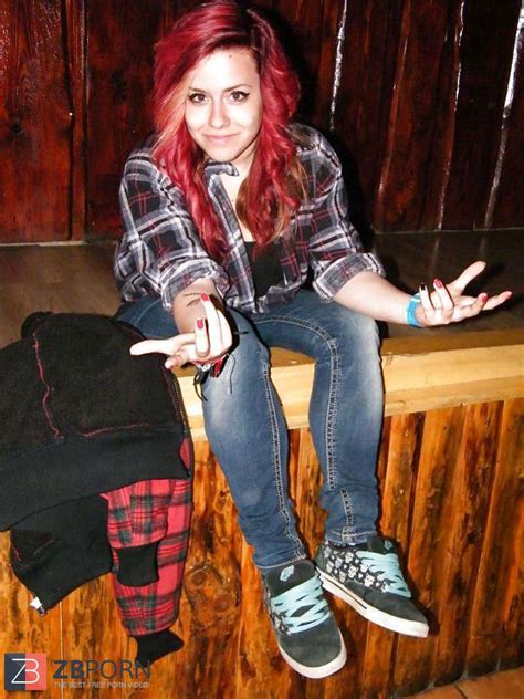 Youthfull Mega Bitch ZB Porn