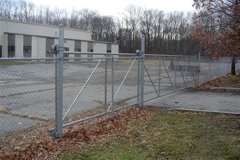 Galvanized Chain Link Fence with 16 Cantilever Gate Opening and Nylon ...