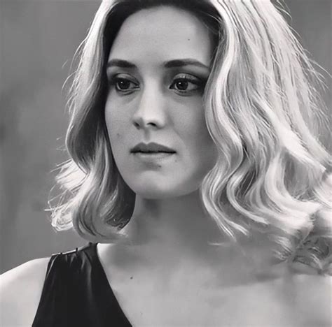 Pin By Romane Wallet On Orphan Black Orphan Black Evelyne Brochu