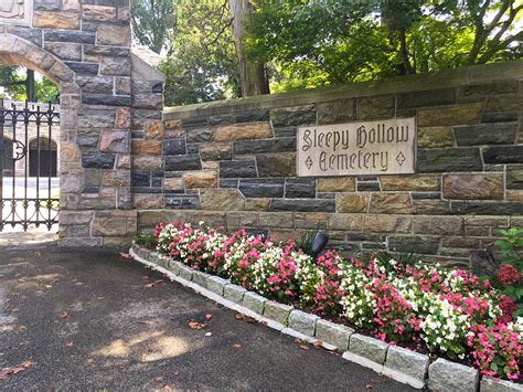 Visiting The Sleepy Hollow Cemetery - oddball era