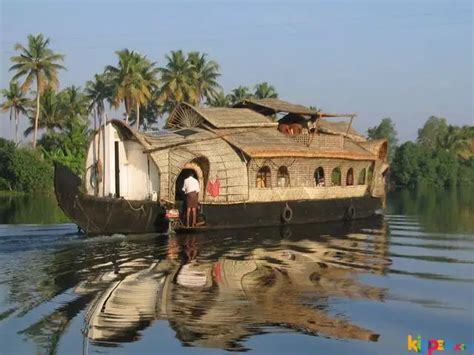 Best Deluxe Houseboat Kumarakom | Kumarakom Houseboat Holidays - - Kippee