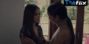 Alicia Jaziz Lesbian Scene In Ingobernable Tnaflix