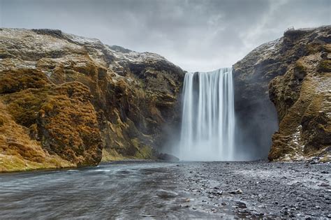 Photographer Captures Awe-Inspiring Arctic Landscape Photography