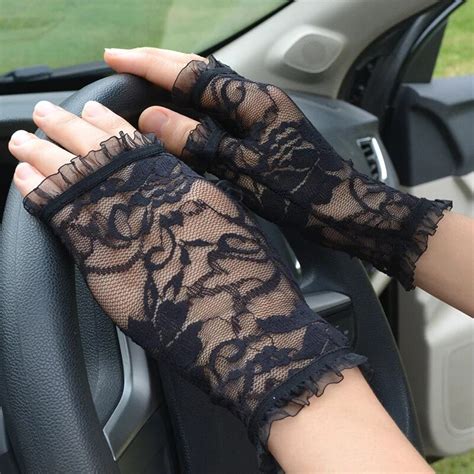 New Elastic Summer Lace Gloves Ladies Thin Fingerless Driving Gloves Women Black Chic Elegant