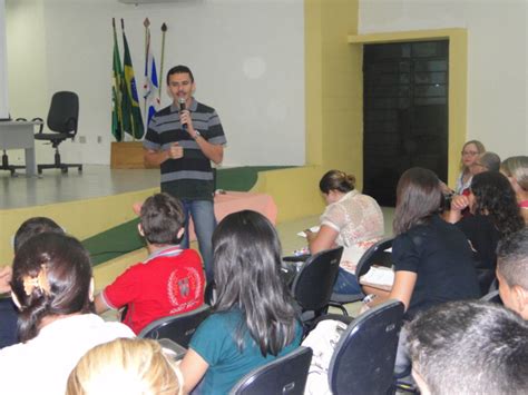 PROJETO PREPARAÇÃO RUMO A UNIVERSIDADE 2012 INICIA AULA INAUGURAL