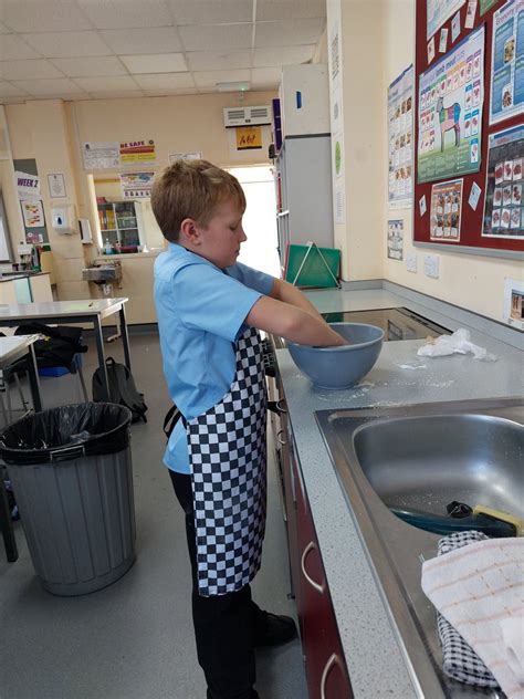 Tolkien Cluster Schools On Twitter RT Bc Makes Harry Making Crumble