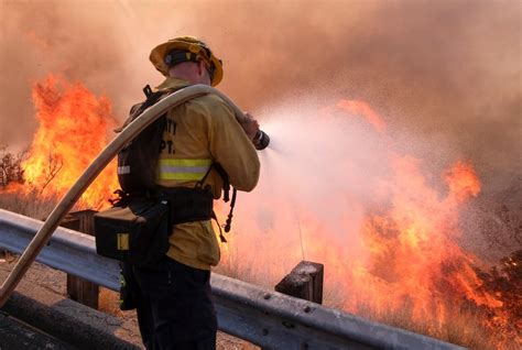 Colorado firefighters deploy to deadly California fires