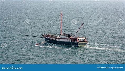 Commercial Fishing Trawler Boat Stock Photo Image Of China Kong