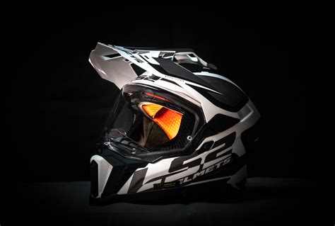 REVIEW LS2 MX701 EXPLORER HELMET ADV LIFE