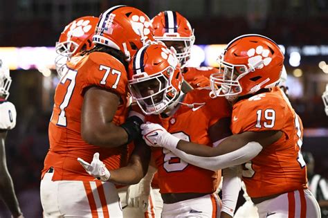 College Football Week Best Bets Clemson Will Weather The Hurricanes