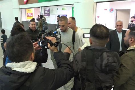 Islam Slimani prépare son retour en France AfricaFoot