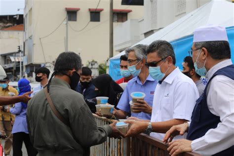 Terengganu Inc Teruskan Tradisi Agih Bekas Bubur Lambuk Trdi News