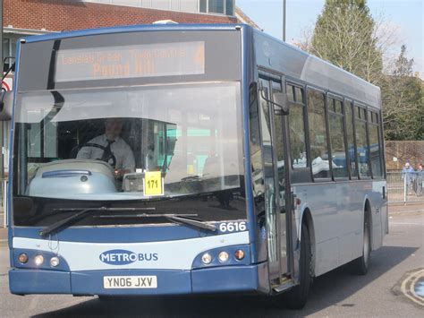 Metrobus Yn Jxv Seen In Crawley On Route All Images Flickr