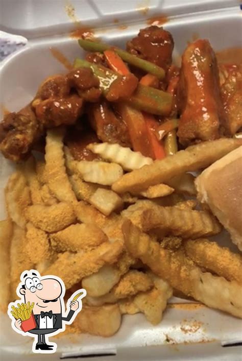 Crumpy S Hot Wings On Highland 671 S Highland St In Memphis Restaurant Menu And Reviews
