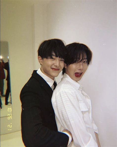 Pin By Quinjan On Thai Couples Boy Celebrities Cute Gay Couples