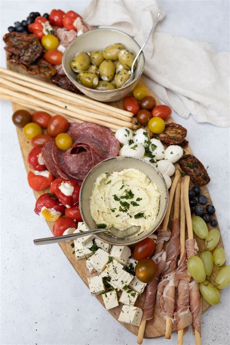 Antipasti Platte anrichten Ideen und Schritt für Schritt Anleitung