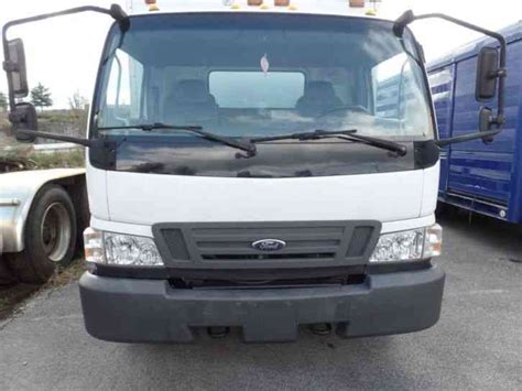 Ford LCF (2006) : Sleeper Semi Trucks