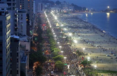 Blocos Levam Mais De Meio Milh O De Foli Es S Ruas Do Rio Neste