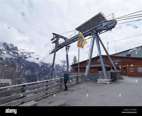 Murren cable car hi-res stock photography and images - Alamy