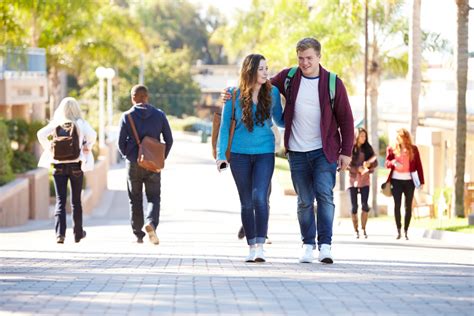 La crise du financement des études en Irlande conduit les étudiants à