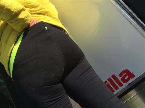 Friends Hot Milf Mom Pt VPL OC Spandex Leggings Yoga Pants Forum