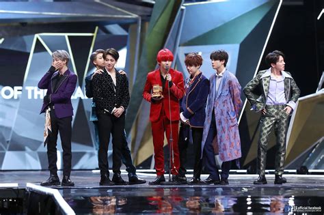 Коллекция фотографий BTS Festa 2018-2019 демонстрирует их самый ...