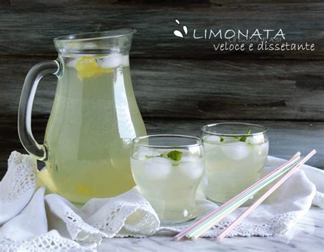 Limonata Veloce E Dissetante Bevanda Analcolica Da Servire Fredda