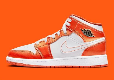 Air Jordan 1 Mid Metallic Orange Dm4228 800 In 2021 Air Jordans Jordan 1