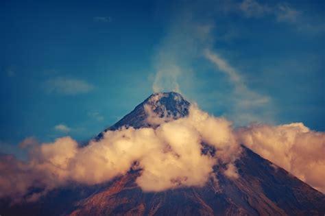 Premium Photo | Mayon volcano on the island of luzon in the philippines