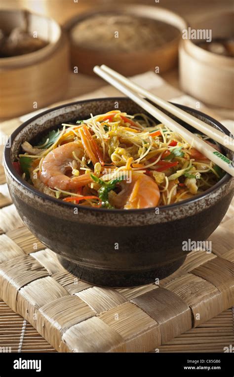 Singapore noodles Chinese food Stock Photo - Alamy