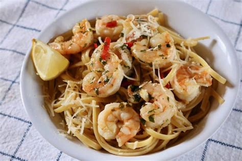 Spicy Garlic Prawn And Chilli Linguine Pasta Recipe Dobbernationloves