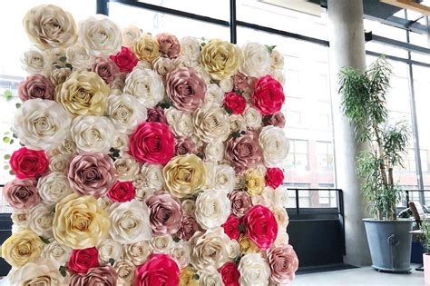 8 Paper Flower Wall Décor Ideas to Deck the D-day Venue Up for You