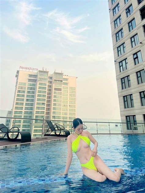 L Quy N L N Ti Ng Khi B Ch M C Bikini Ph N C M Tu I Saostar Vn