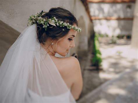 La Corona De Flores Ideal Para Tu Boda