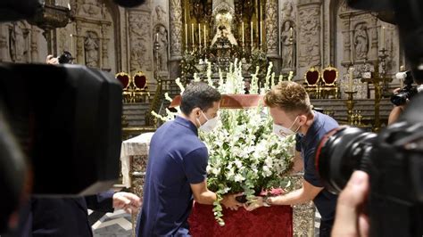 El Sevilla Cumple Con La Tradici N Ante La Virgen De Los Reyes