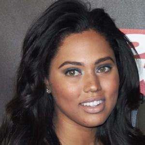 Ayesha Curry - Biography, Family Life and Everything About | Wiki ...