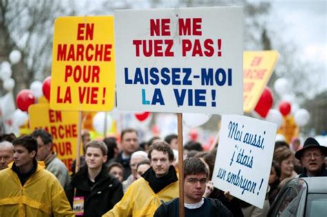 Plusieurs Milliers De Personnes Rassembl Es Paris Contre L Avortement