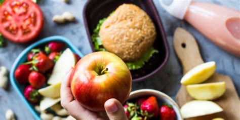 Vier gesunde Snacks für unterwegs