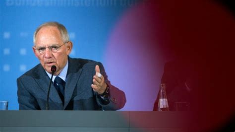 Finanzen Schäuble will trotz Flüchtlingskrise weiter ohne Schulden