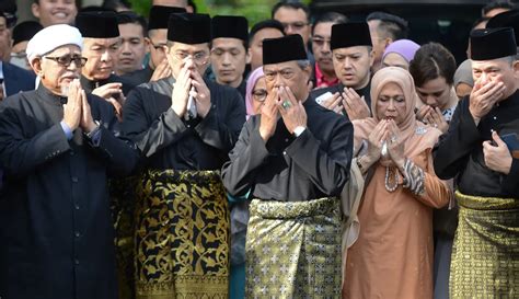 Foto Muhyiddin Yassin Resmi Dilantik Menjadi Pm Malaysia Foto