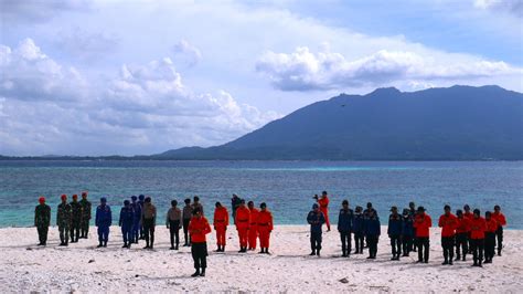 Denhanud 477 Kibarkan 1000 Bendera Merah Putih Di Pulau Terluar