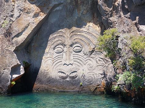 PRIVATE MAORI ROCK CARVINGS CRUISE - TOP CAT CHARTERS