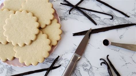 Vanilla Bean Shortbread Sugar Cookies