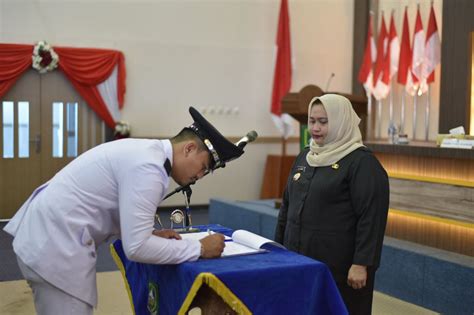 Pengambilan Sumpah Dan Pelantikan Pejabat Administrator Dan Pengawas