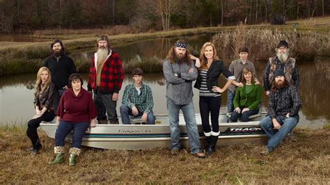 'Duck Dynasty' recap: Robertsons shop for a hot tub, Phil spends time ...