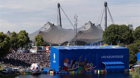 München Fan Zone im Olympiapark wegen Unwetter vor EM Topspiel geschlossen