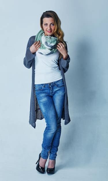 Premium Photo Portrait Of Attractive Caucasian Smiling Woman Blonde