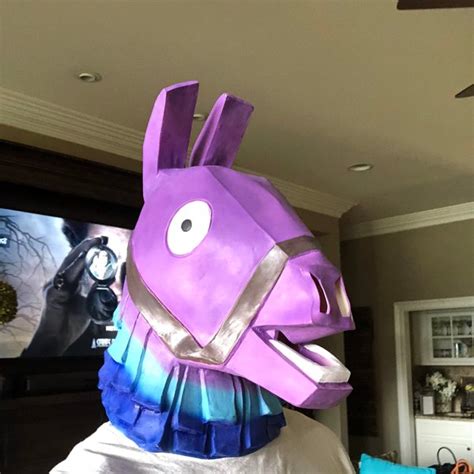 Fortnite Llama Mask Geek Beholder