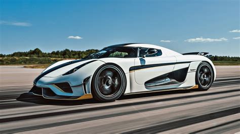 15 Fastest Koenigsegg Supercars, Ranked