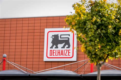 - Belgium. Delhaize to franchise integrated supermarkets due to declining profitability